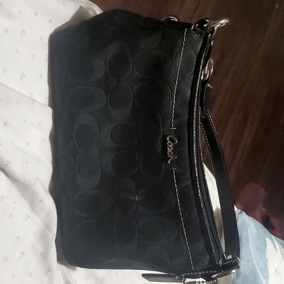 coach purse , black in color - Picture 1 of 3